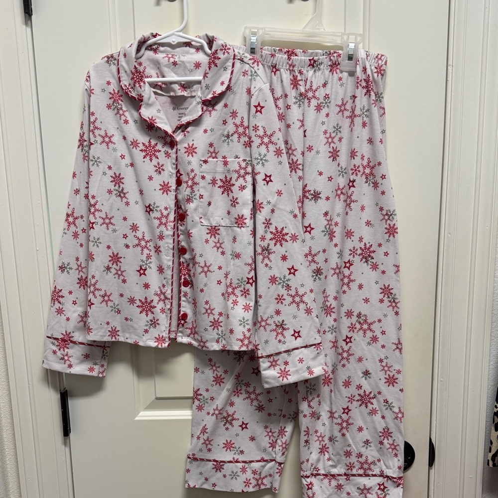 American Girl White Pajama Set with Red Star & Snowflake Pattern